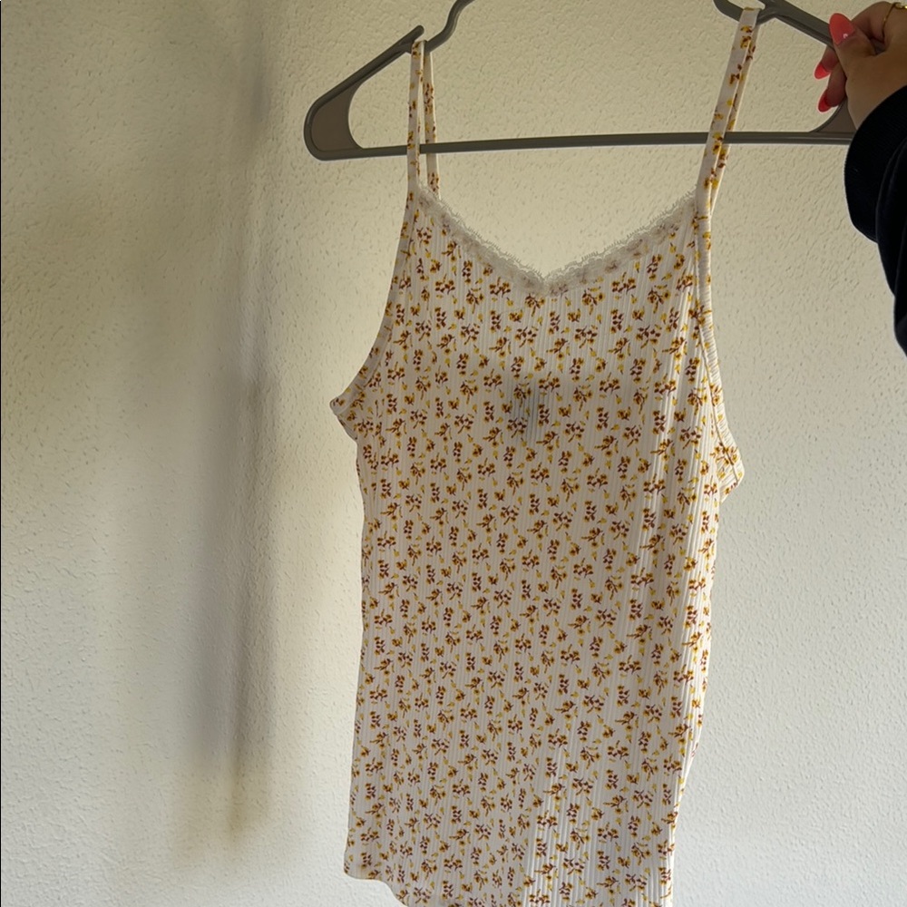 Cream Camisole with Brown Floral Pattern and Fitted Style